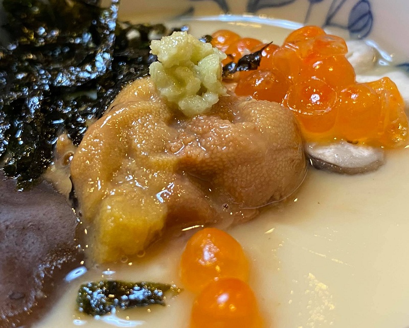 Sashimi con nhum biển