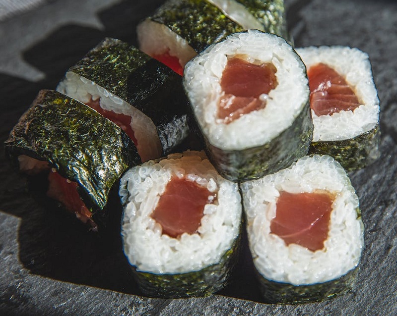 Sushi cá ngừ